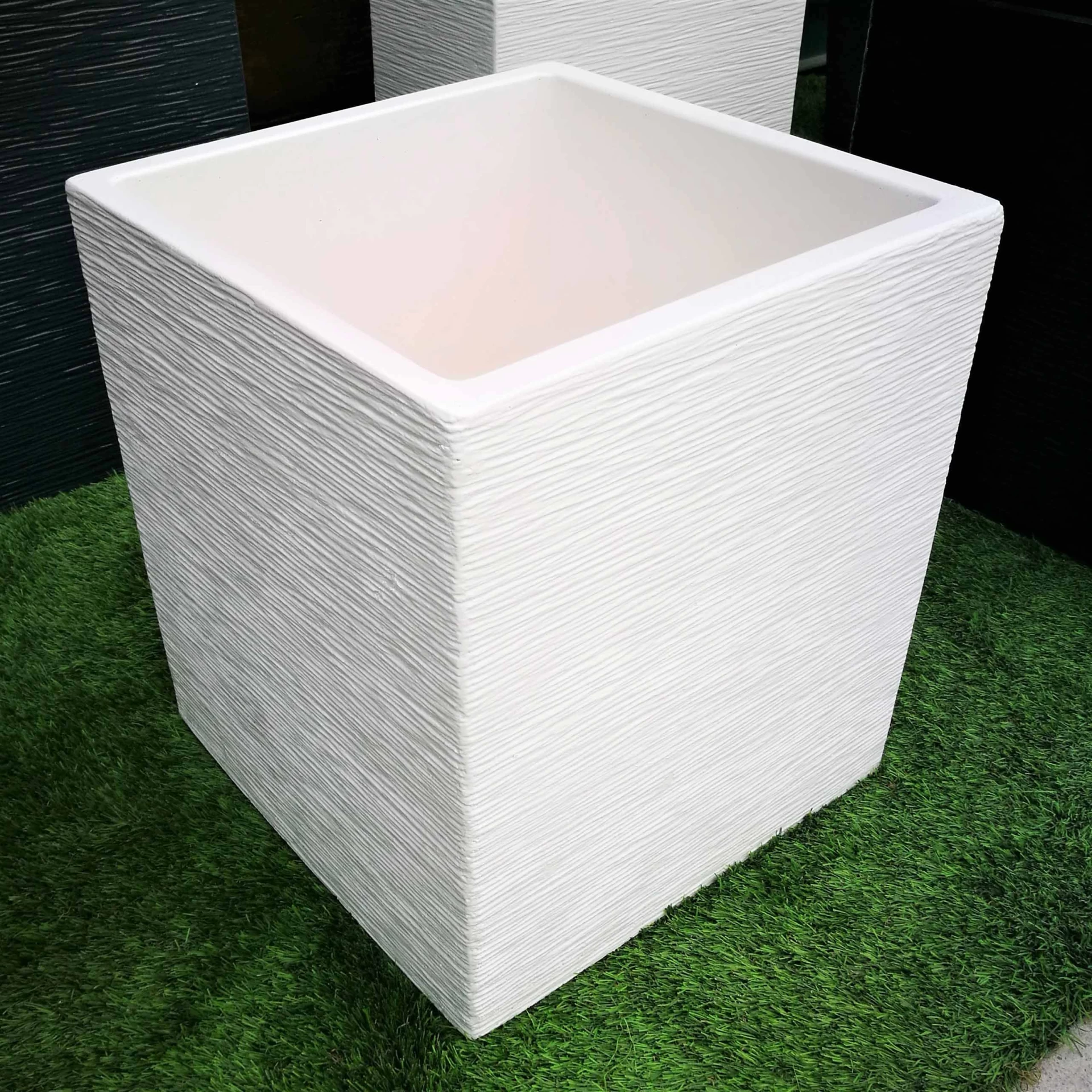 Cube Vase – Finish. Scratched