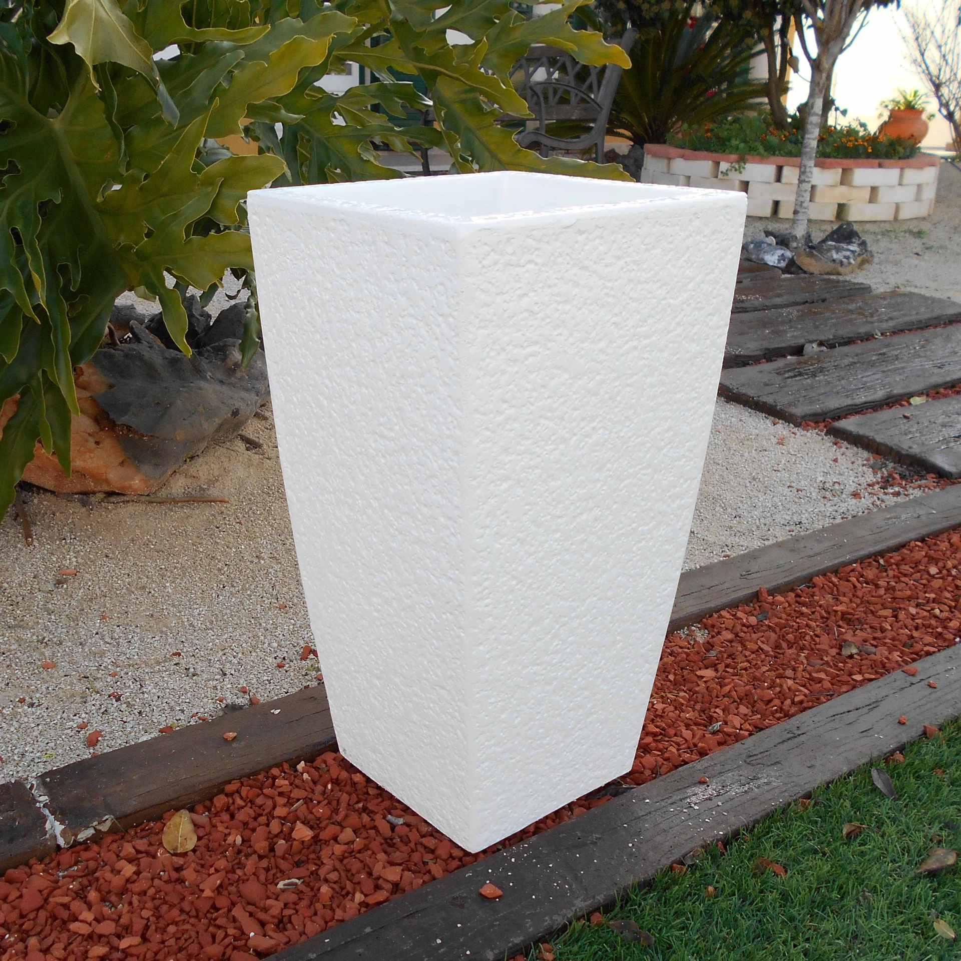 0.50m Amphora Vase – Finish. Bushhammered